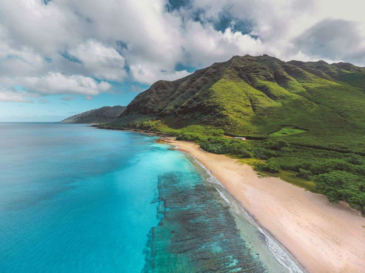 Discover Hawaii's Most Spectacular Islands - Hawaiian Coastline